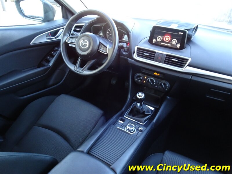 2017 Mazda Mazda3 Sport - Photo 14 - Cincinnati, OH 45255