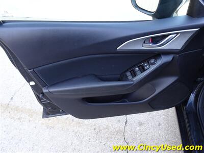 2017 Mazda Mazda3 Sport - Photo 27 - Cincinnati, OH 45255