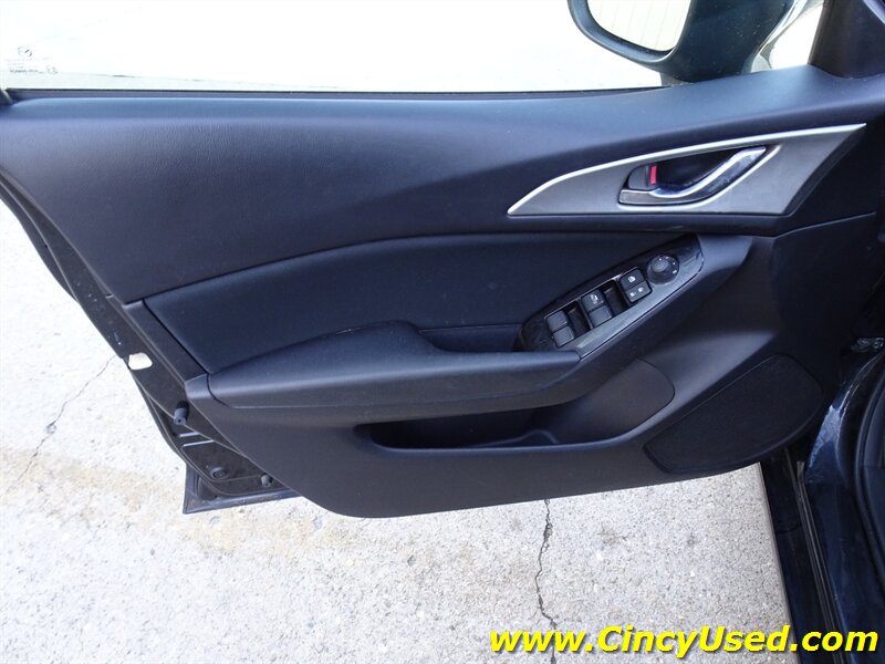 2017 Mazda Mazda3 Sport - Photo 27 - Cincinnati, OH 45255