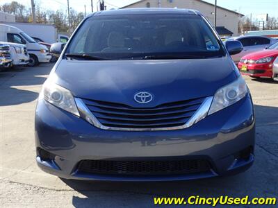 2016 Toyota Sienna LE 8-Passenger - Photo 2 - Cincinnati, OH 45255