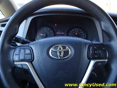 2016 Toyota Sienna LE 8-Passenger - Photo 23 - Cincinnati, OH 45255