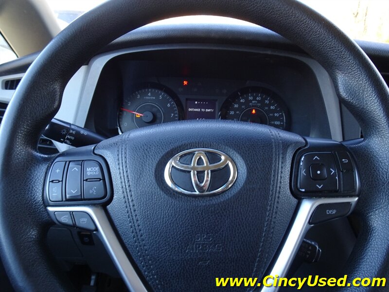 2016 Toyota Sienna LE 8-Passenger - Photo 23 - Cincinnati, OH 45255