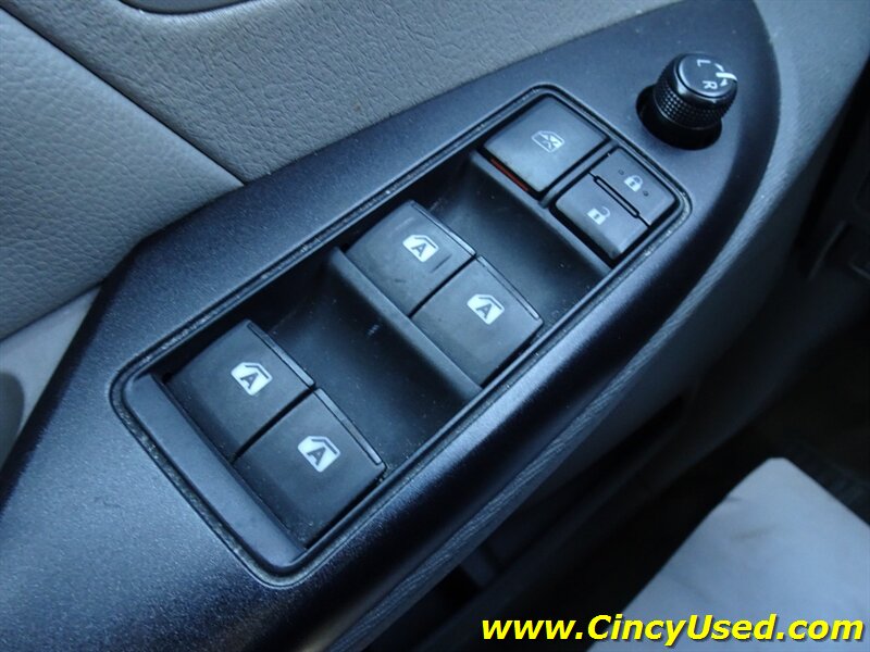 2016 Toyota Sienna LE 8-Passenger - Photo 27 - Cincinnati, OH 45255