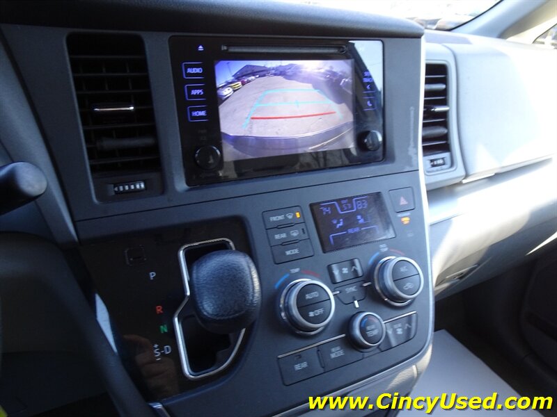 2016 Toyota Sienna LE 8-Passenger - Photo 20 - Cincinnati, OH 45255