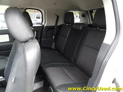 2011 Toyota FJ Cruiser   - Photo 13 - Cincinnati, OH 45255
