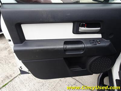 2011 Toyota FJ Cruiser   - Photo 25 - Cincinnati, OH 45255