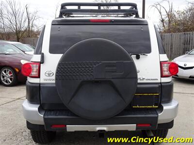 2011 Toyota FJ Cruiser   - Photo 8 - Cincinnati, OH 45255