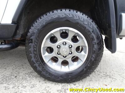 2011 Toyota FJ Cruiser   - Photo 29 - Cincinnati, OH 45255