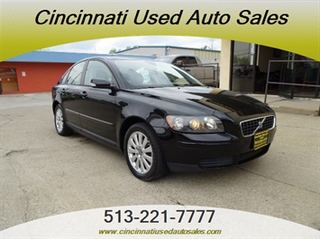 2005 Volvo S40 2.4i   - Photo 1 - Cincinnati, OH 45255