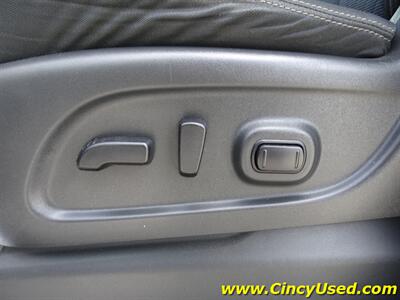 2017 Nissan Titan SV   - Photo 25 - Cincinnati, OH 45255