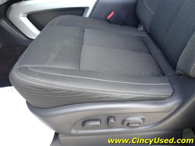 2017 Nissan Titan SV   - Photo 31 - Cincinnati, OH 45255