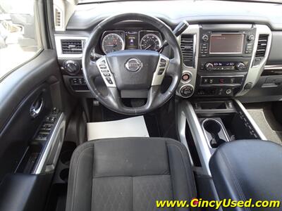 2017 Nissan Titan SV   - Photo 9 - Cincinnati, OH 45255