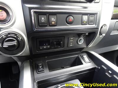 2017 Nissan Titan SV   - Photo 18 - Cincinnati, OH 45255