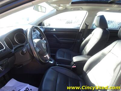 2010 Volkswagen Jetta SportWagen SE PZEV  2.5L I5 FWD - Photo 11 - Cincinnati, OH 45255