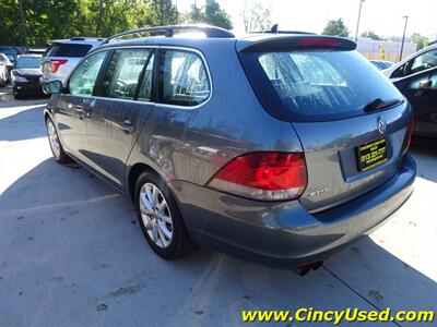 2010 Volkswagen Jetta SportWagen SE PZEV  2.5L I5 FWD - Photo 9 - Cincinnati, OH 45255