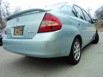 2002 Toyota Prius   - Photo 13 - Cincinnati, OH 45255