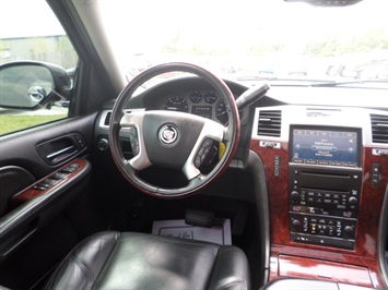 2007 Cadillac Escalade   - Photo 7 - Cincinnati, OH 45255