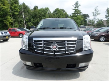 2007 Cadillac Escalade   - Photo 2 - Cincinnati, OH 45255