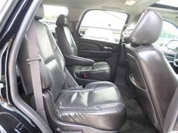 2007 Cadillac Escalade   - Photo 9 - Cincinnati, OH 45255