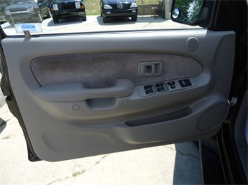 2001 Toyota Tacoma   - Photo 21 - Cincinnati, OH 45255