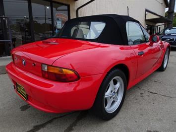 1997 BMW Z3 1.9   - Photo 5 - Cincinnati, OH 45255