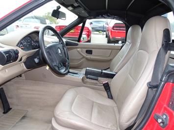 1997 BMW Z3 1.9   - Photo 7 - Cincinnati, OH 45255
