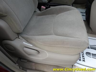 2004 Toyota Sienna LE 8 Passenger   - Photo 28 - Cincinnati, OH 45255