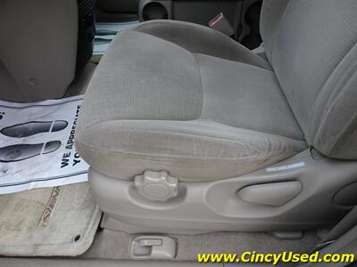 2004 Toyota Sienna LE 8 Passenger   - Photo 27 - Cincinnati, OH 45255