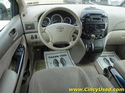 2004 Toyota Sienna LE 8 Passenger   - Photo 10 - Cincinnati, OH 45255