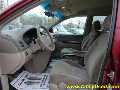 2004 Toyota Sienna LE 8 Passenger   - Photo 11 - Cincinnati, OH 45255