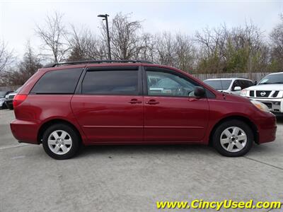 2004 Toyota Sienna LE 8 Passenger   - Photo 5 - Cincinnati, OH 45255