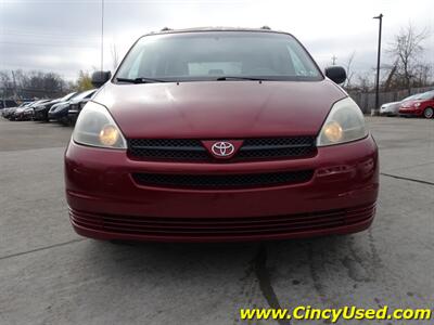 2004 Toyota Sienna LE 8 Passenger   - Photo 2 - Cincinnati, OH 45255