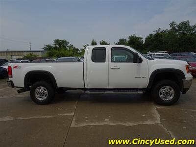 2011 GMC Sierra 3500 SLT   - Photo 6 - Cincinnati, OH 45255