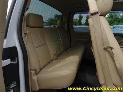 2011 GMC Sierra 3500 SLT   - Photo 16 - Cincinnati, OH 45255