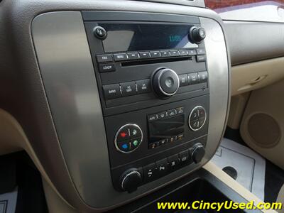 2011 GMC Sierra 3500 SLT   - Photo 19 - Cincinnati, OH 45255