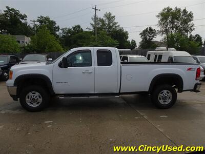 2011 GMC Sierra 3500 SLT   - Photo 5 - Cincinnati, OH 45255