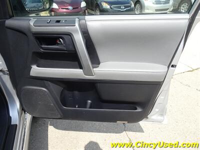 2011 Toyota 4Runner SR5   - Photo 33 - Cincinnati, OH 45255