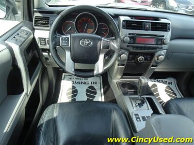 2011 Toyota 4Runner SR5   - Photo 11 - Cincinnati, OH 45255