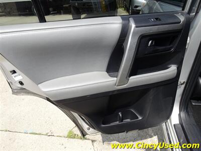 2011 Toyota 4Runner SR5   - Photo 32 - Cincinnati, OH 45255