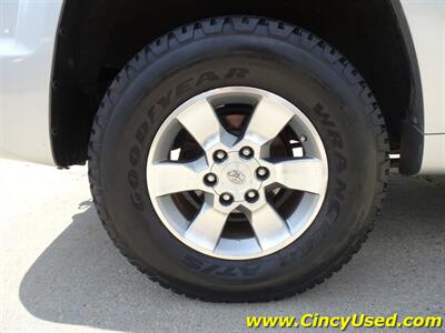 2011 Toyota 4Runner SR5   - Photo 38 - Cincinnati, OH 45255