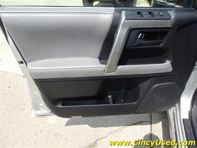 2011 Toyota 4Runner SR5   - Photo 31 - Cincinnati, OH 45255