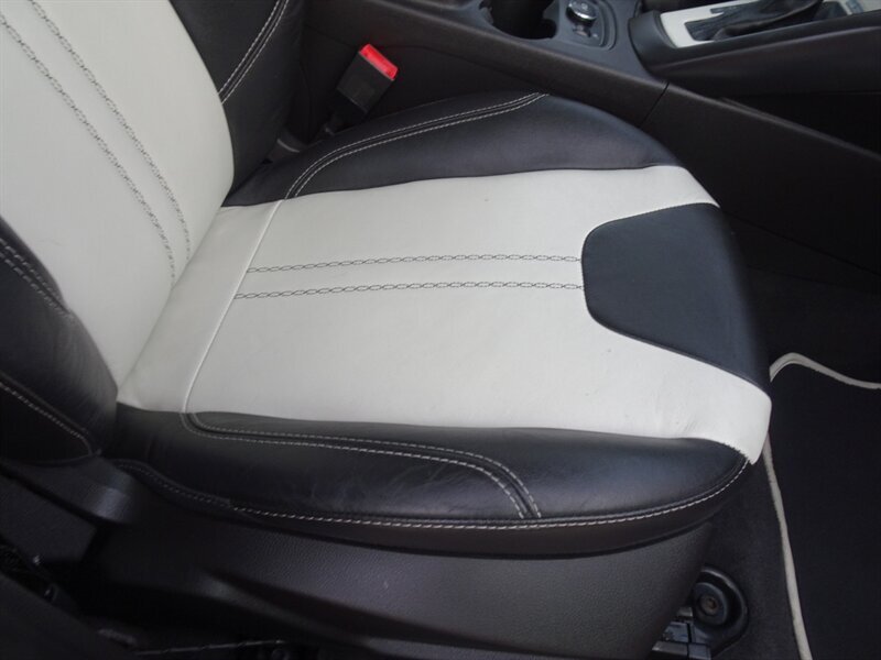 2013 Ford Focus Titanium - Photo 15 - Cincinnati, OH 45255