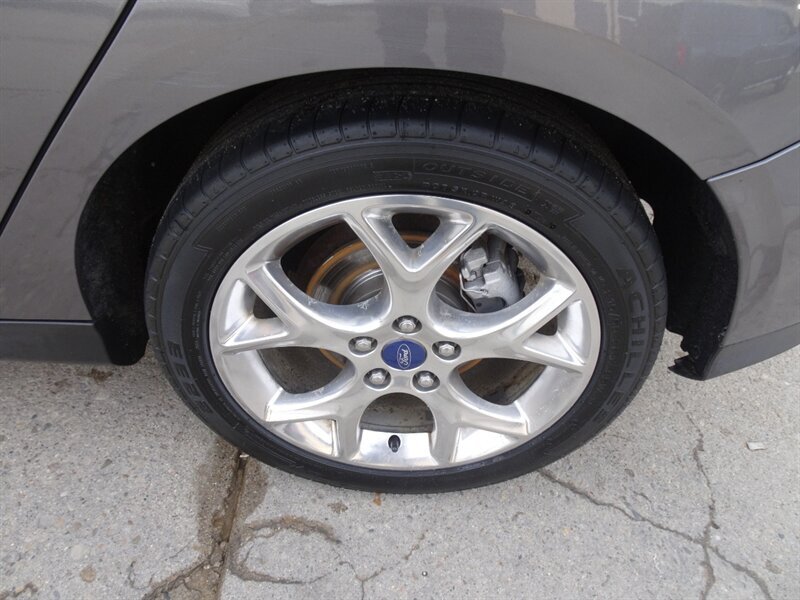2013 Ford Focus Titanium - Photo 29 - Cincinnati, OH 45255