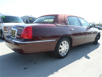 2004 Lincoln Town Car Ultimate   - Photo 13 - Cincinnati, OH 45255