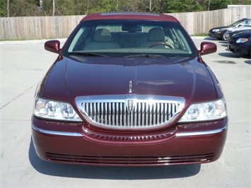 2004 Lincoln Town Car Ultimate   - Photo 2 - Cincinnati, OH 45255