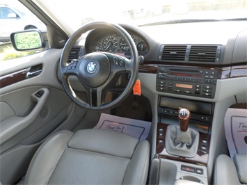 2004 BMW 325xi   - Photo 7 - Cincinnati, OH 45255