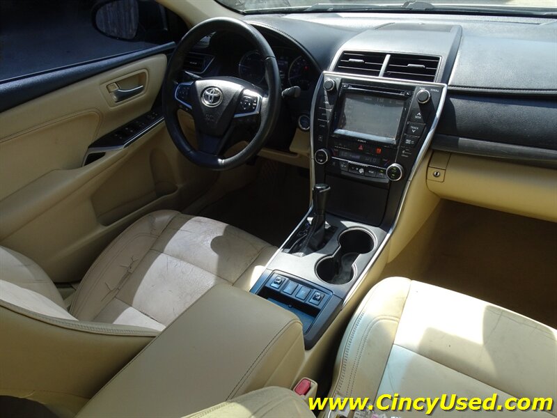 2017 Toyota Camry Hybrid XLE - Photo 15 - Cincinnati, OH 45255