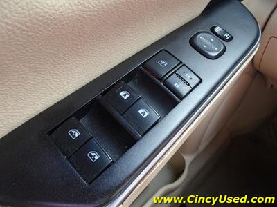 2017 Toyota Camry Hybrid XLE - Photo 26 - Cincinnati, OH 45255