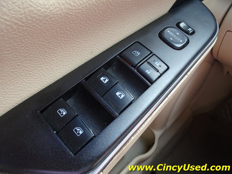 2017 Toyota Camry Hybrid XLE - Photo 26 - Cincinnati, OH 45255