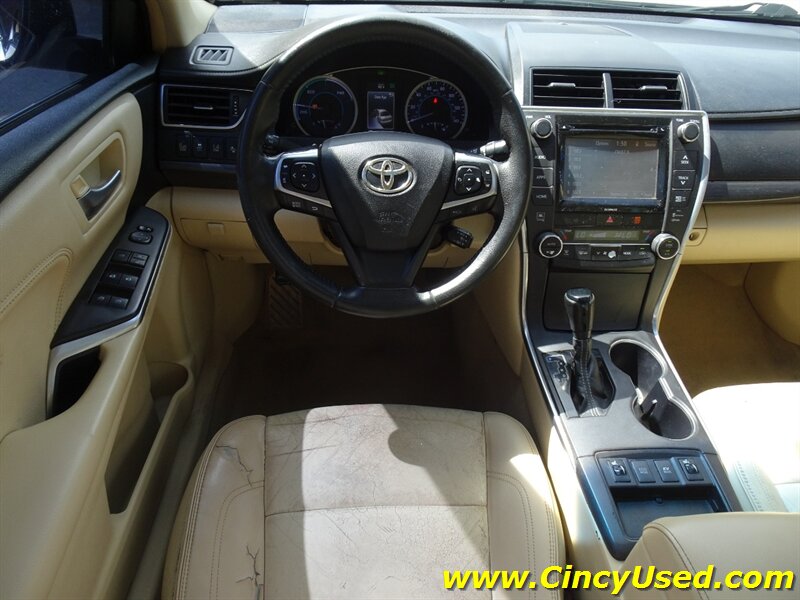 2017 Toyota Camry Hybrid XLE - Photo 12 - Cincinnati, OH 45255
